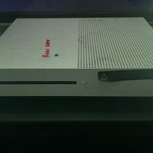 -xbox1- nice and still good running comes with controller